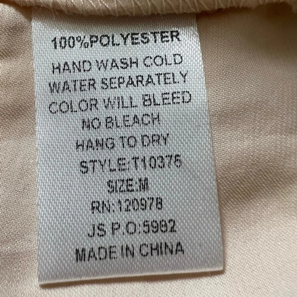 Entro floral embroidered boho cap sleeve top tie front size M - Picture 11 of 11